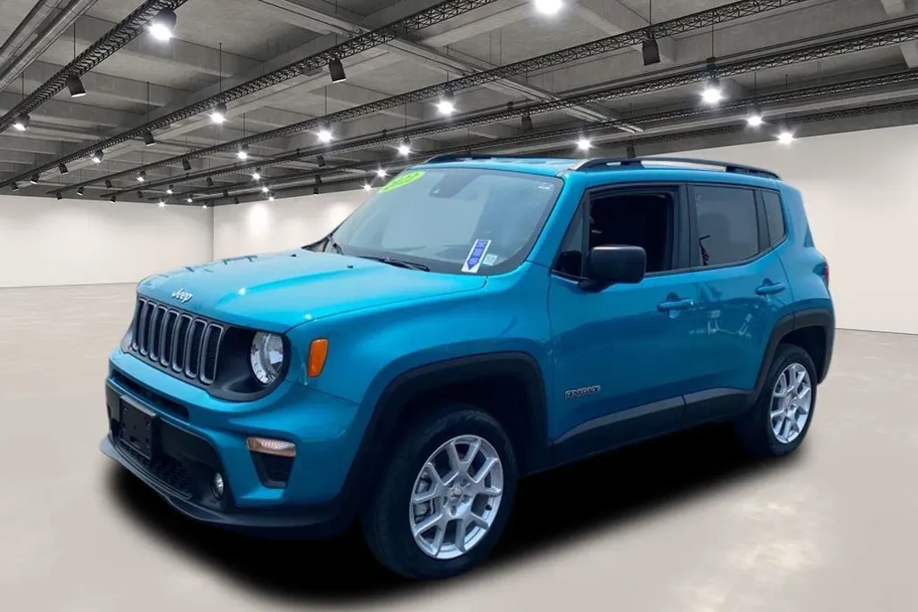2022 Jeep Renegade Latitude photo 1