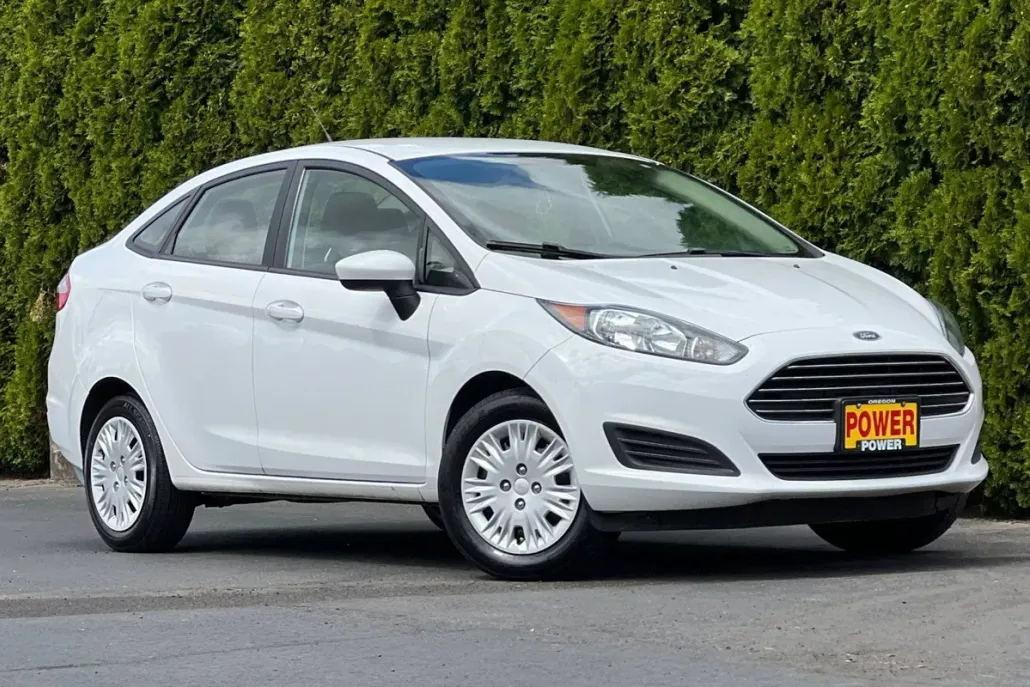 2017 Ford Fiesta S photo 1