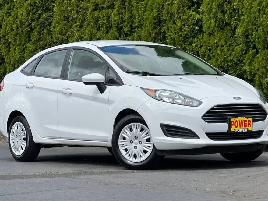 2017 Ford Fiesta S photo 1