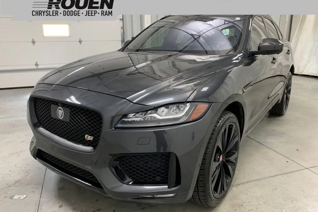 2020 Jaguar F-PACE S photo 1