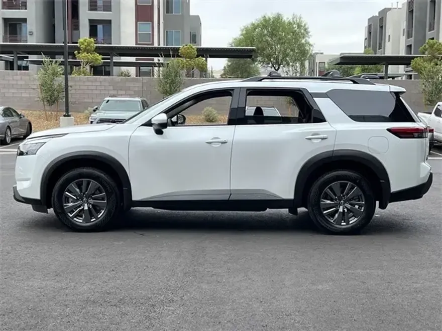 2025 Nissan Pathfinder SV photo 1