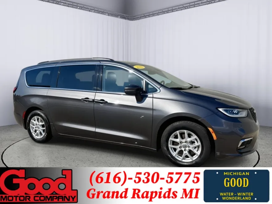 2022 Chrysler Pacifica Touring L photo 1