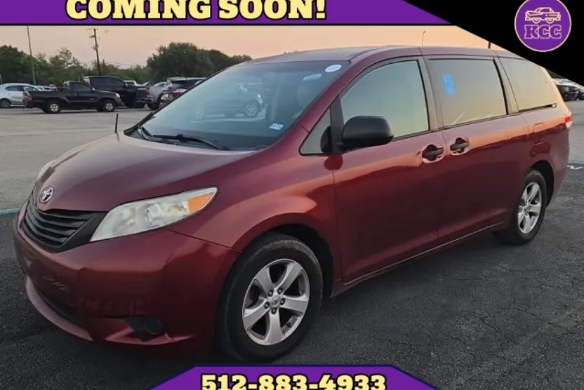 2011 Toyota Sienna photo 1