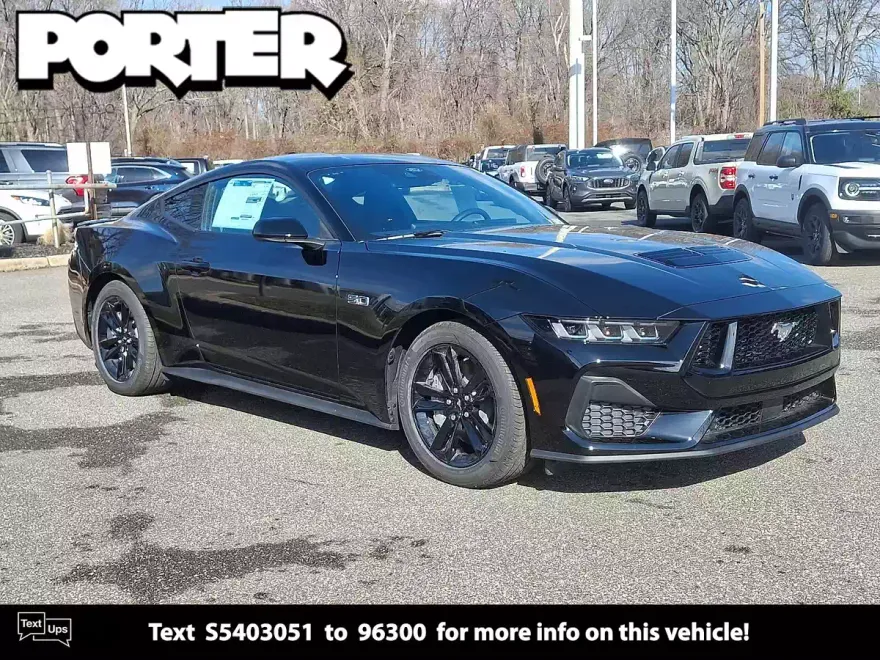 2025 Ford Mustang GT photo 1