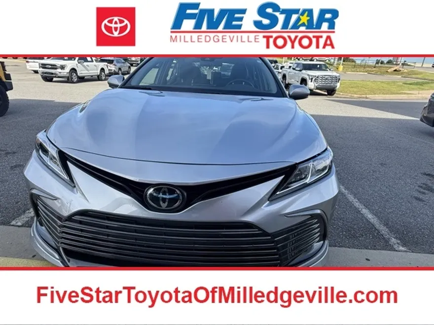2024 Toyota Camry LE photo 1