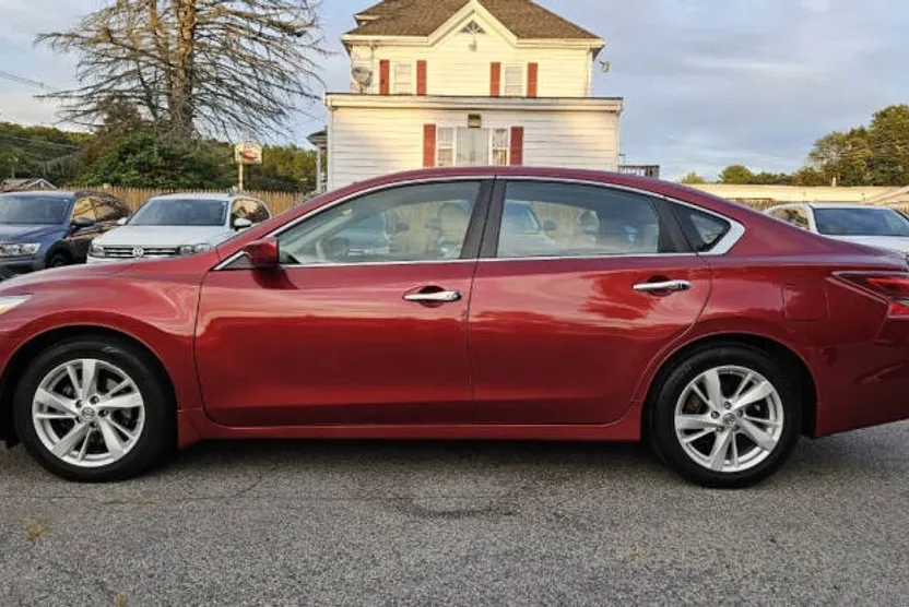 2013 Nissan Altima 2.5 S photo 1