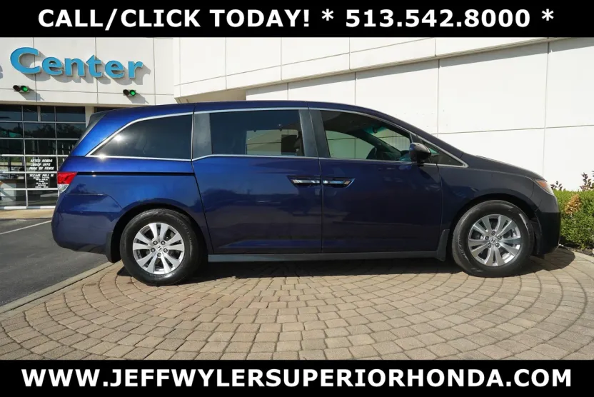 2016 Honda Odyssey SE photo 1