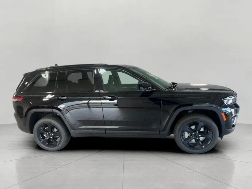 2025 Jeep Grand Cherokee Limited photo 1
