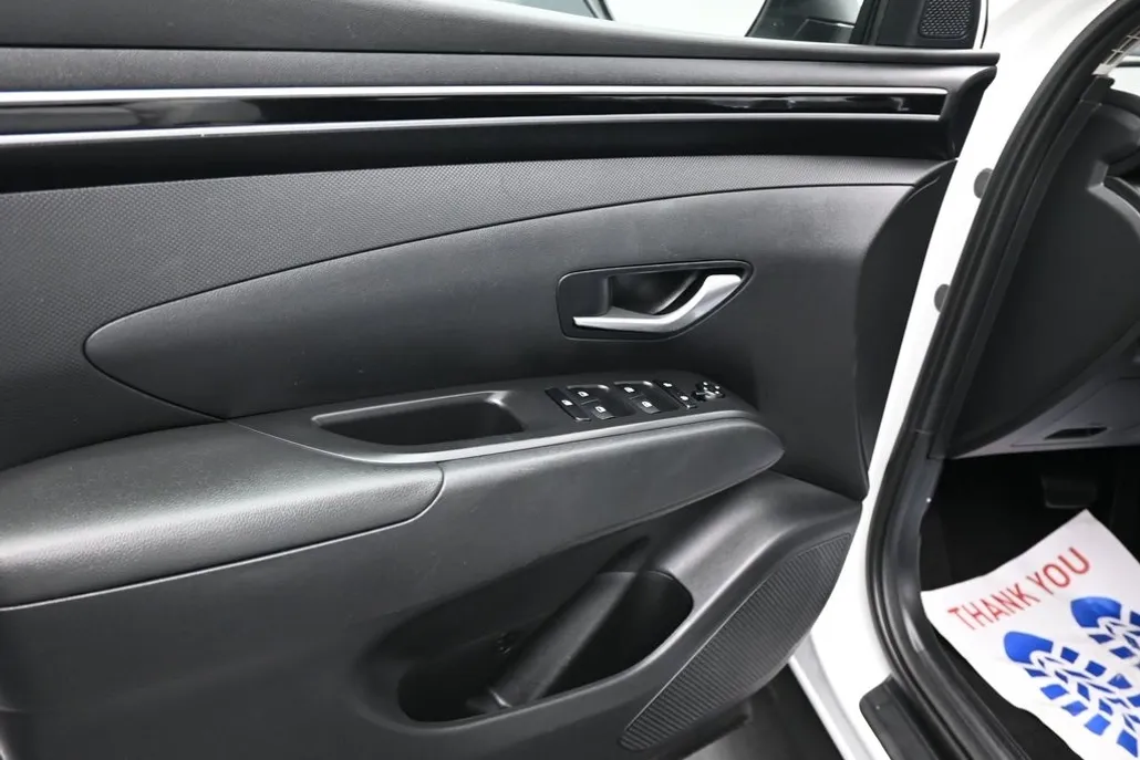 2024 Hyundai Tucson SEL photo 1