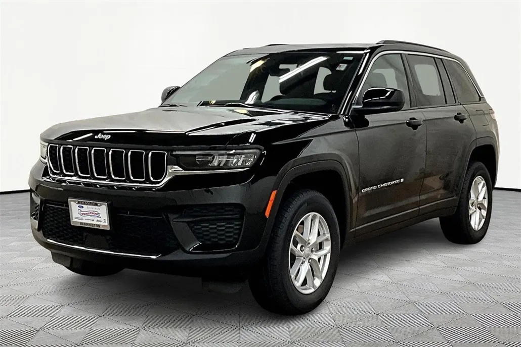 2025 Jeep Grand Cherokee Laredo X photo 1