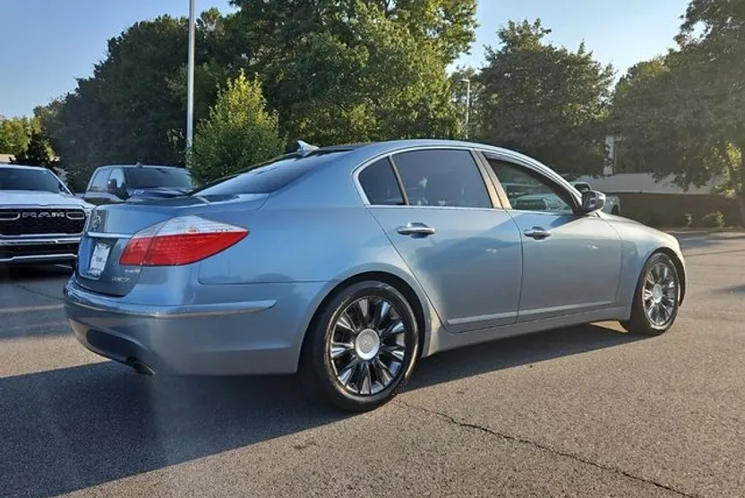 2009 Hyundai Genesis 3.8 photo 1