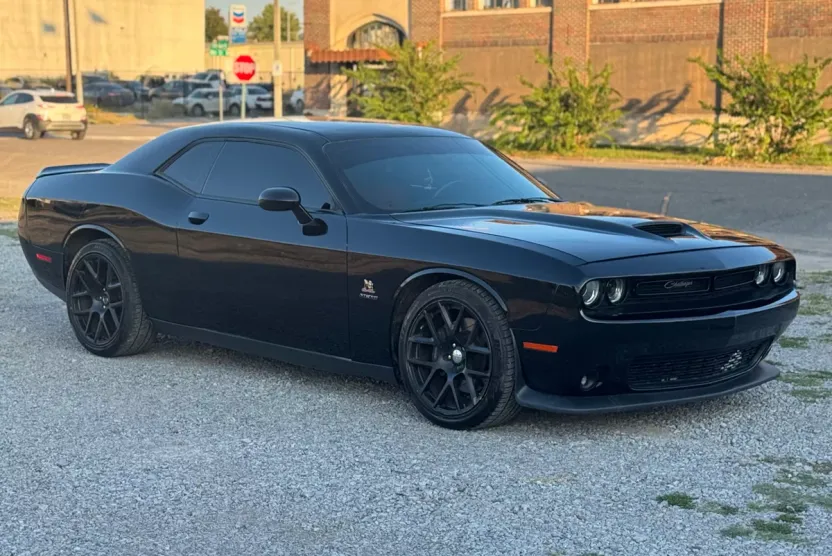 2016 Dodge Challenger R/T Scat Pack photo 1
