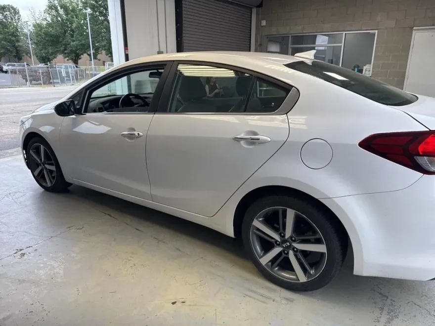 2017 Kia Forte EX photo 1