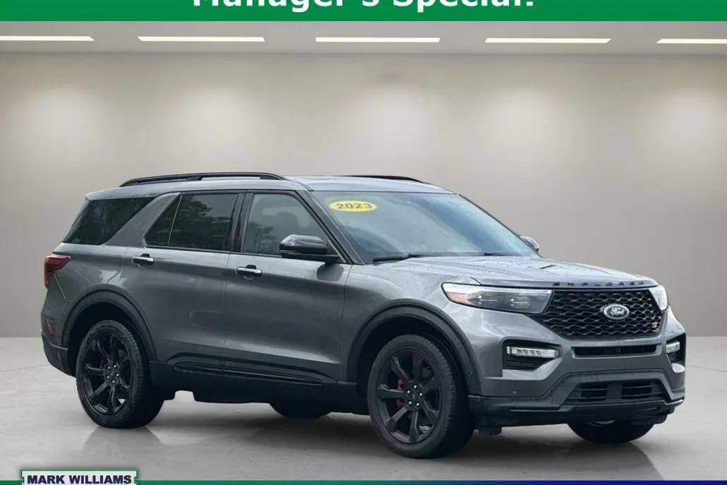 2023 Ford Explorer ST photo 1