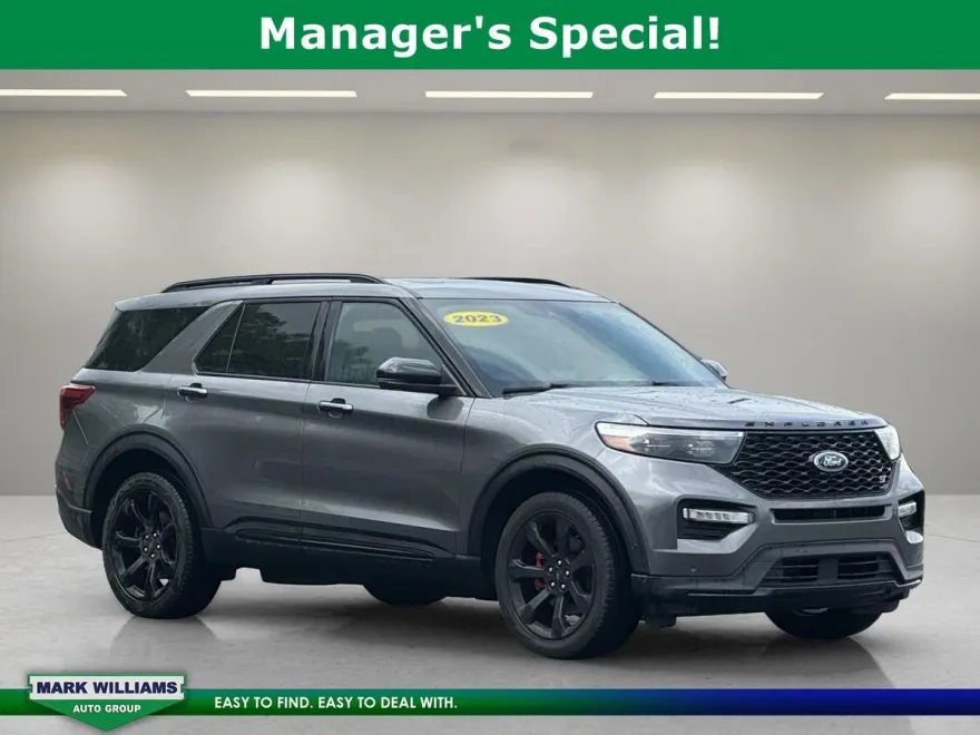2023 Ford Explorer ST photo 1