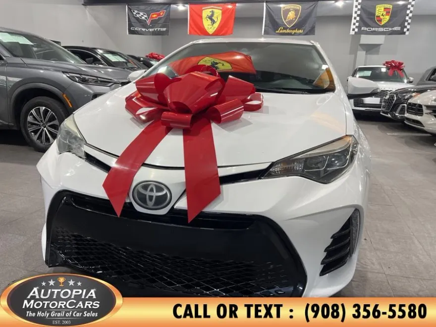 2017 Toyota Corolla SE photo 1