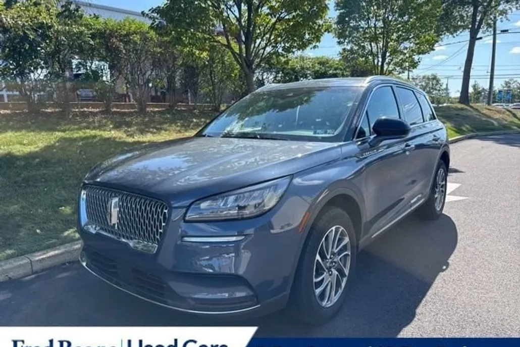 2022 Lincoln Corsair Standard photo 1