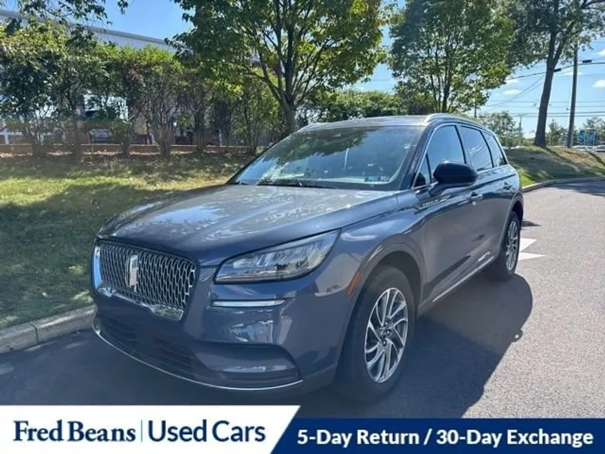 2022 Lincoln Corsair Standard photo 1