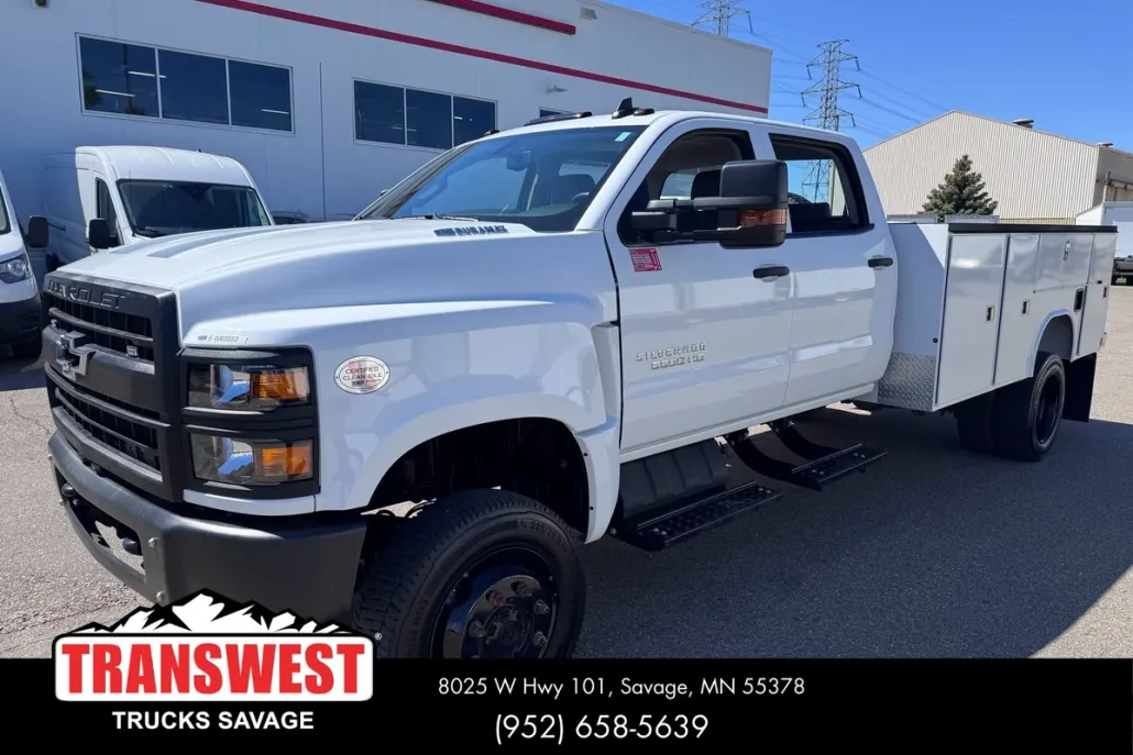 2022 Chevrolet Silverado 5500HD photo 1