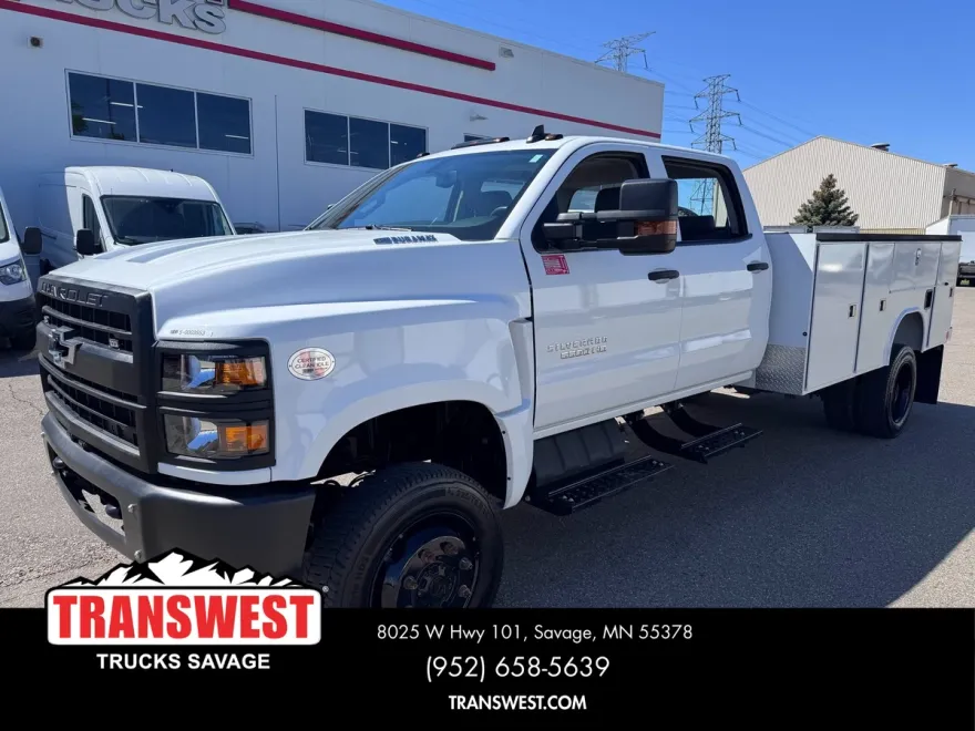 2022 Chevrolet Silverado 5500HD photo 1