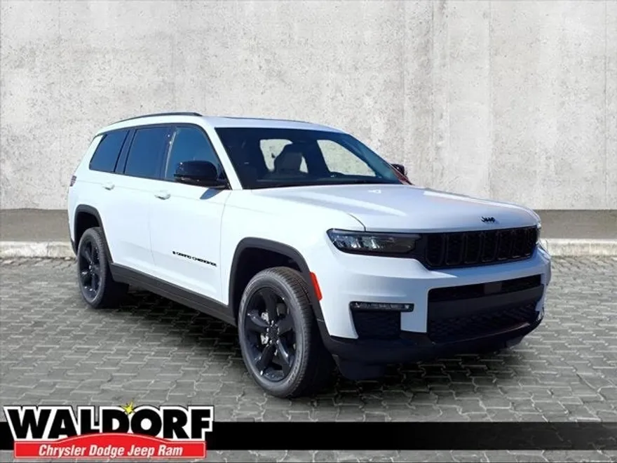 2025 Jeep Grand Cherokee Limited Sport photo 1