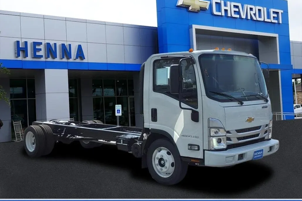 2024 Chevrolet Silverado 4500HD Base photo 1