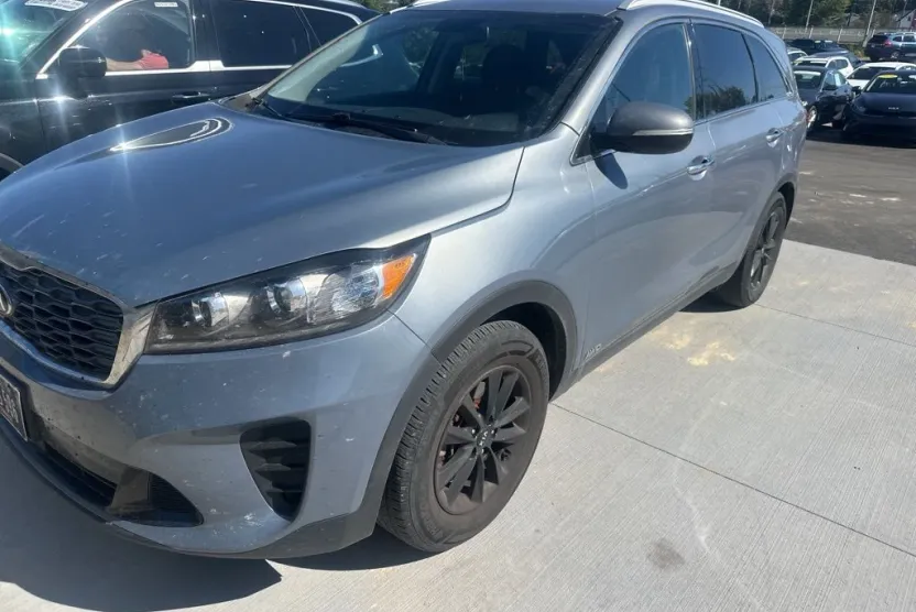 2020 Kia Sorento LX photo 1