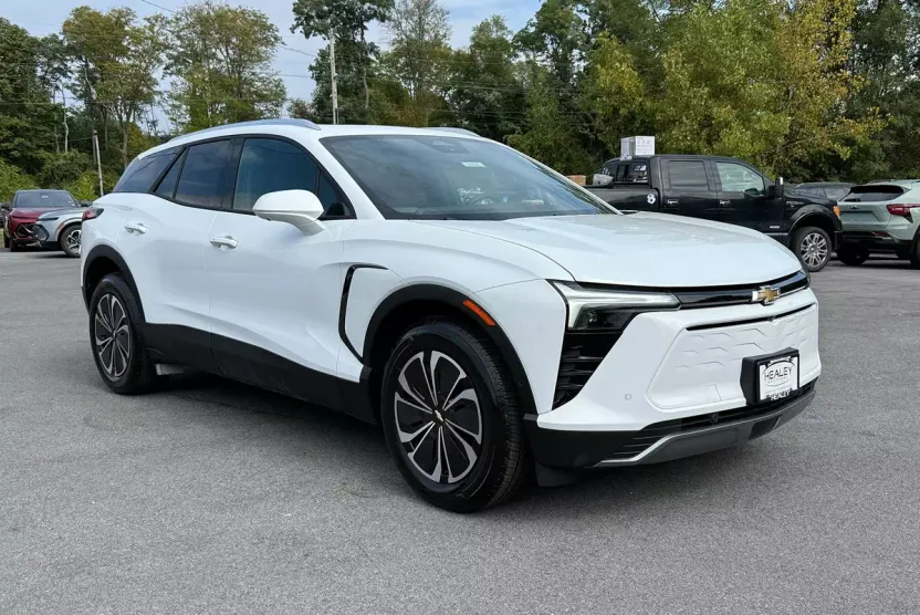 2025 Chevrolet Blazer EV photo 1