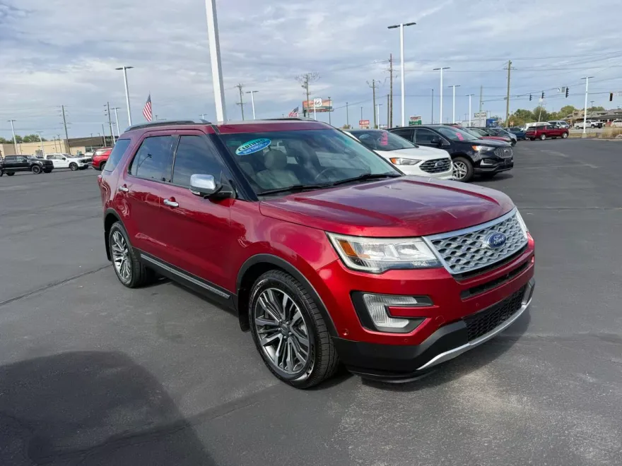 2017 Ford Explorer Platinum photo 1