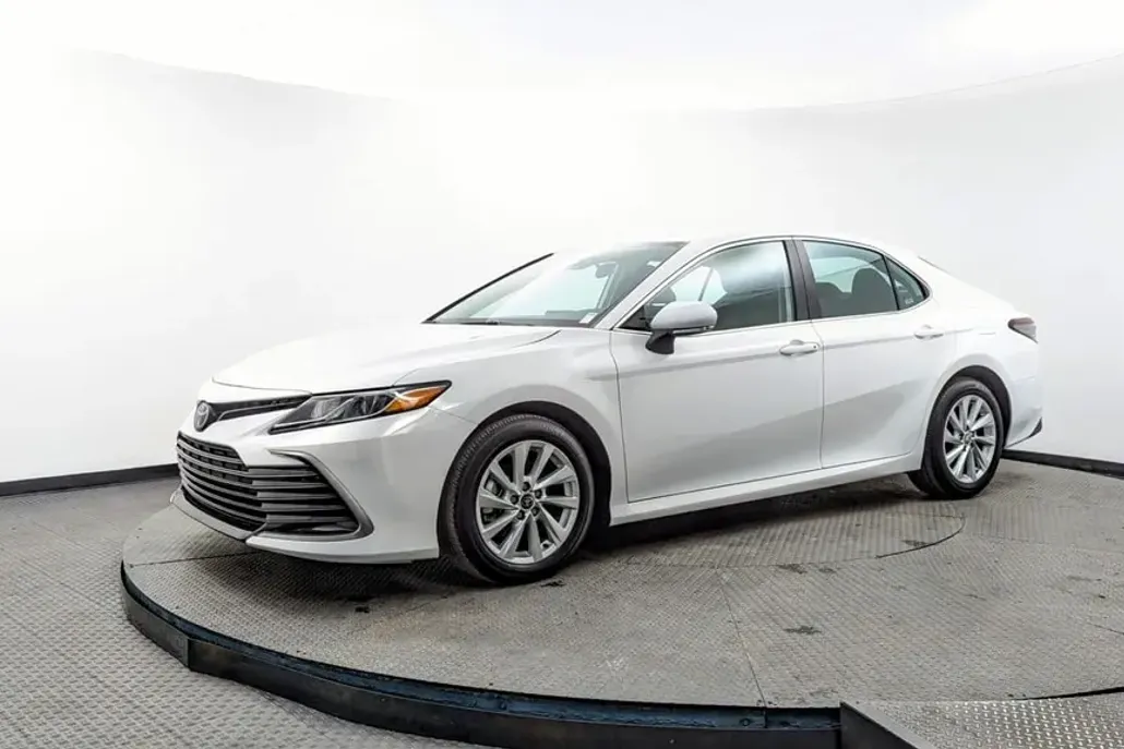 2024 Toyota Camry LE photo 1