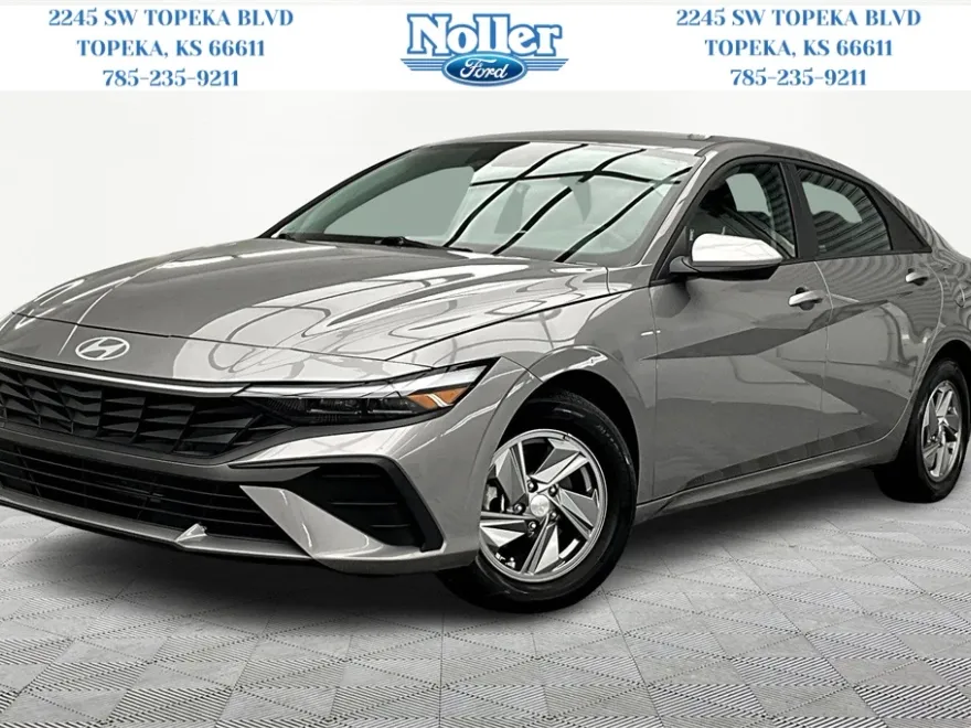 2024 Hyundai Elantra SE photo 1