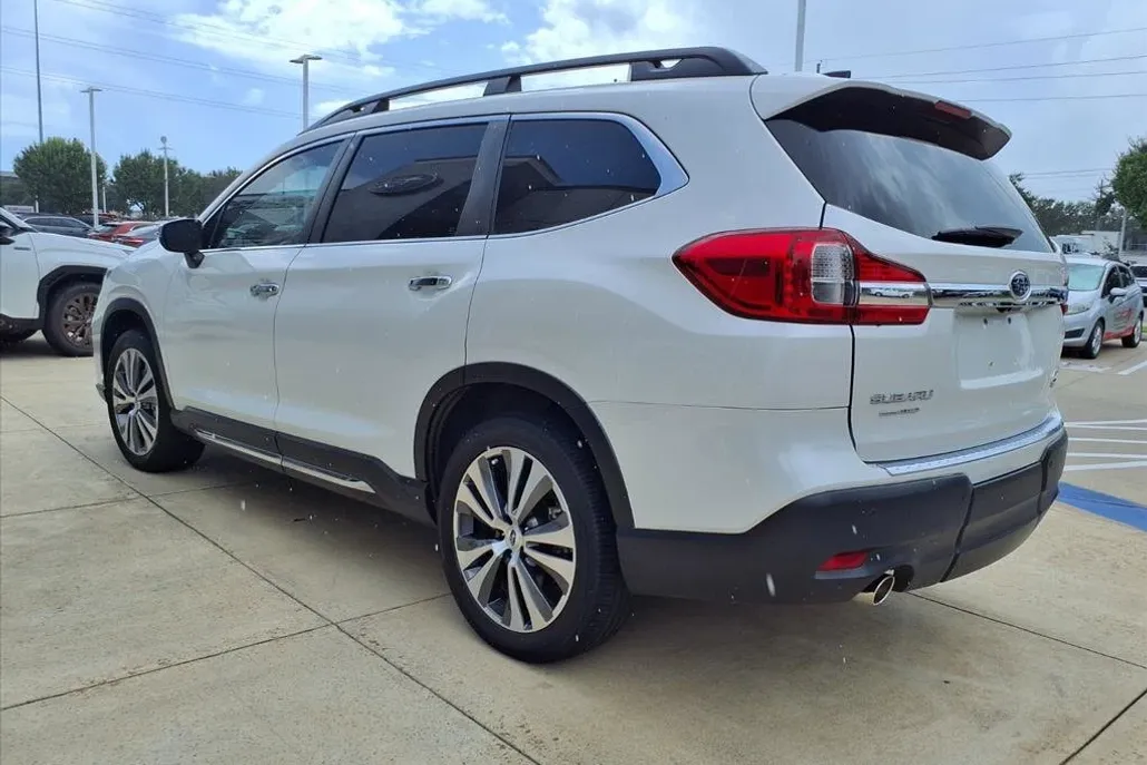 2022 Subaru Ascent Touring photo 1