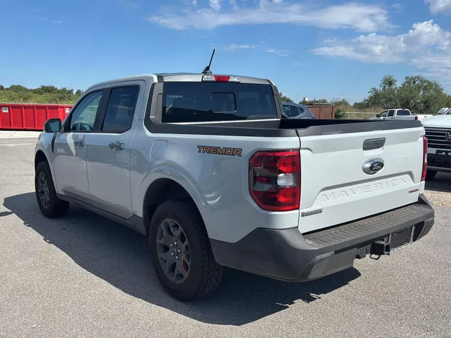 2023 Ford Maverick Lariat photo 1