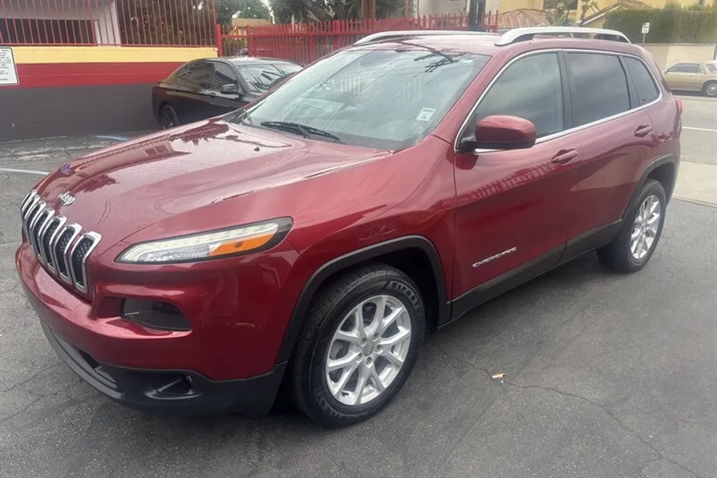 2016 Jeep Cherokee Latitude photo 1
