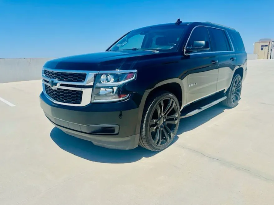 2017 Chevrolet Tahoe LS photo 1