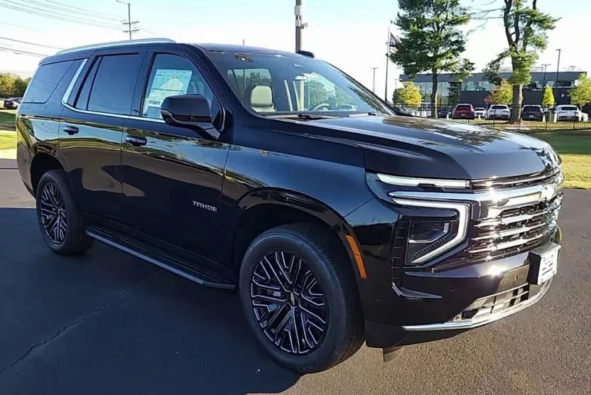 2025 Chevrolet Tahoe LT photo 1