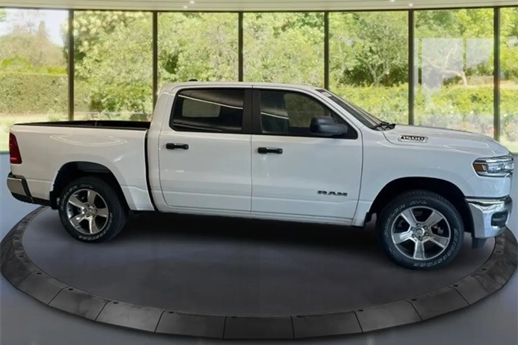 2026 Ram 1500 Tradesman photo 1