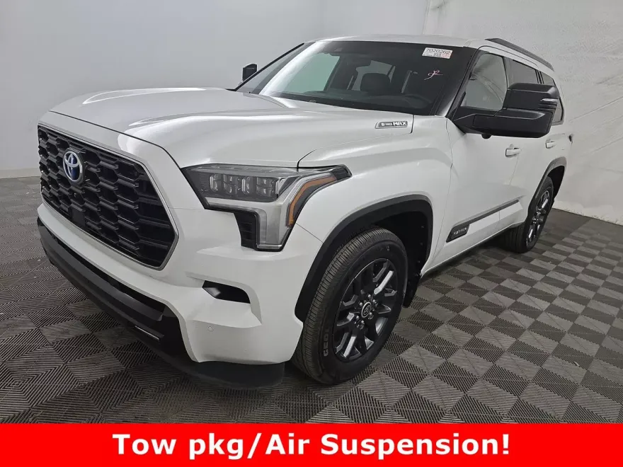 2023 Toyota Sequoia Platinum photo 1