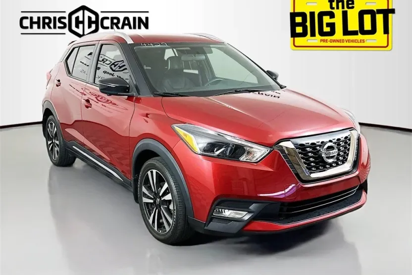 2019 Nissan Kicks SR photo 1