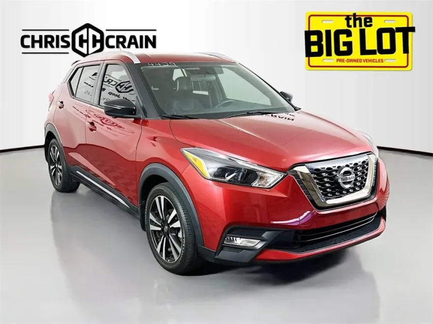 2019 Nissan Kicks SR photo 1