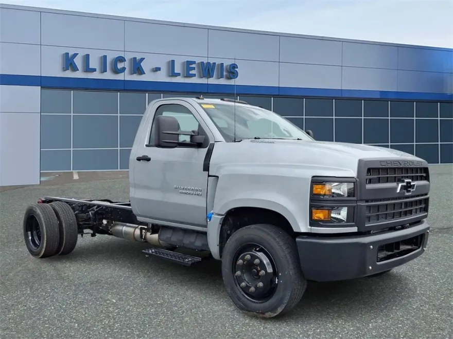 2024 Chevrolet Silverado 5500HD Work Truck photo 1