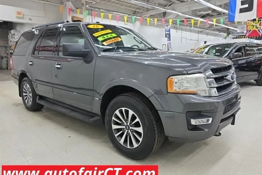 2016 Ford Expedition XLT photo 1