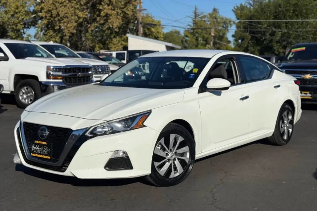 2020 Nissan Altima S photo 1