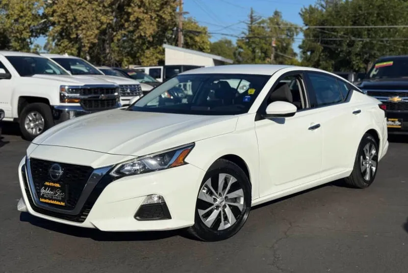2020 Nissan Altima S photo 1