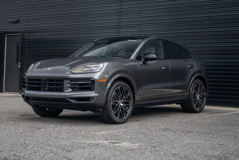 2025 Porsche Cayenne Coupe Base photo 1