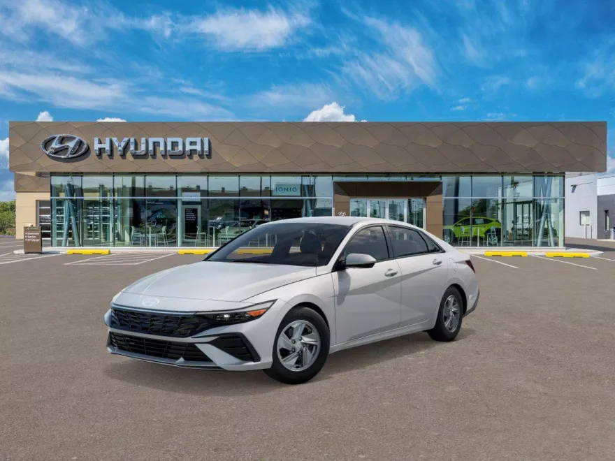 2025 Hyundai Elantra SE photo 1