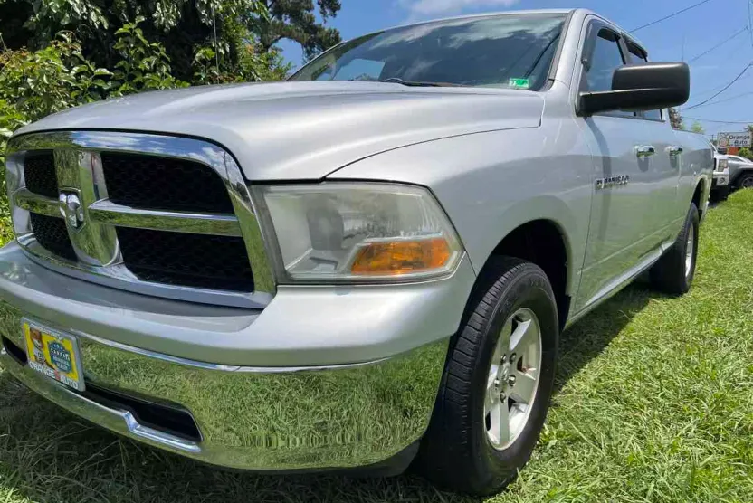 2012 Ram 1500 SLT photo 1