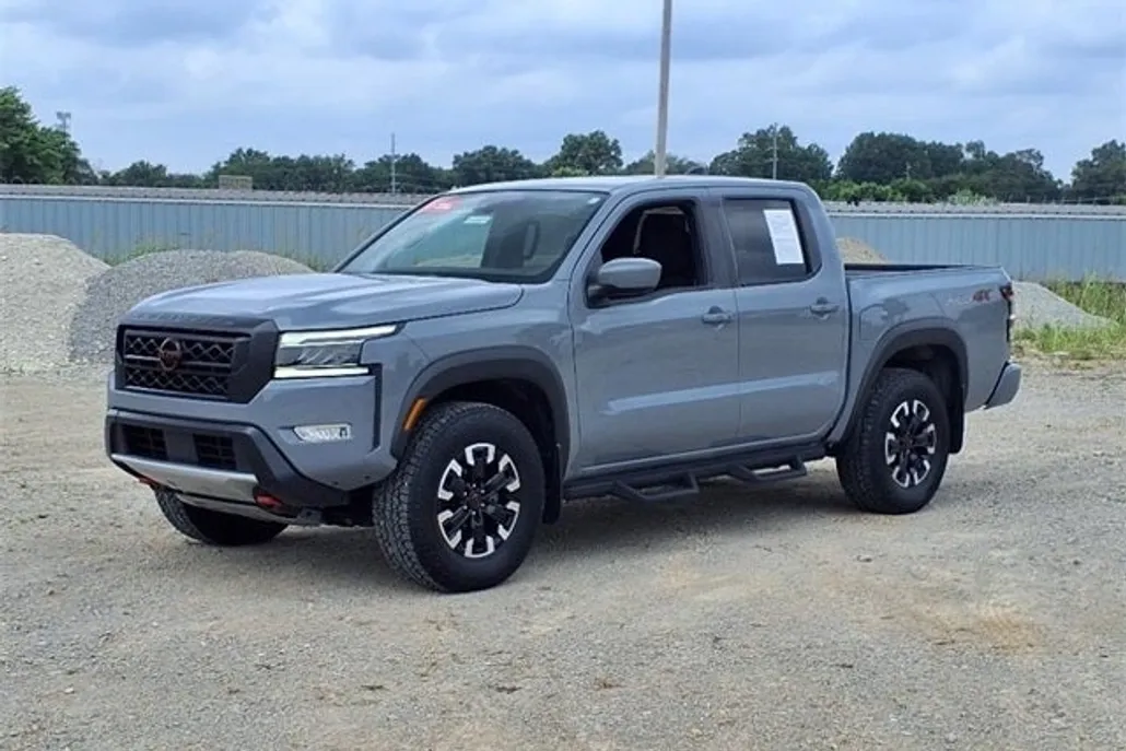 2023 Nissan Frontier Crew Cab PRO-4X photo 1