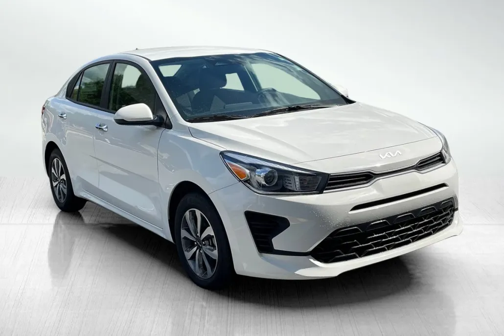 2022 Kia Rio S photo 1