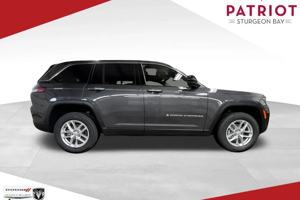 2025 Jeep Grand Cherokee Laredo photo 1